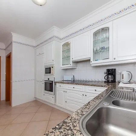 B08 - Boavista Golf Apartment In Lagos *